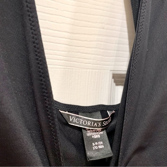 NWOT VS Black Smoothing Cut-Out Back V-Neck Plunge Thong Teddy Bodysuit - Picture 6 of 8